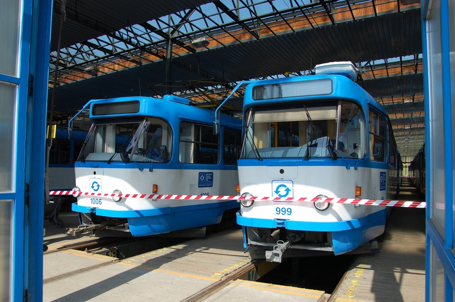 1006+999